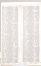 Carica l&#39;immagine nel visualizzatore di Gallery, Coppia tende per finestra voile bianco 60x150cm. ricamo floreale
