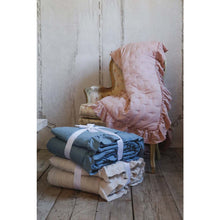 Carica l'immagine nel visualizzatore di Gallery, Trapunta matrimoniale Blanc Mariclo' serie Topazio col. Celeste polvere