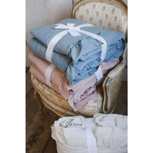 Carica l'immagine nel visualizzatore di Gallery, Trapunta matrimoniale Blanc Mariclo' serie Topazio col. Celeste polvere