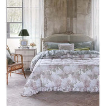 Carica l'immagine nel visualizzatore di Gallery, Trapunta matrimoniale Blanc Mariclo' ortensie beige