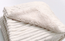 Carica l'immagine nel visualizzatore di Gallery, Plaid coperta matrimoniale sherpa Livigno