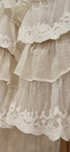 Carica l&#39;immagine nel visualizzatore di Gallery, Tenda misto lino con volant colore beige 140x290cm. Blanc Mariclo&#39;
