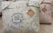 Carica l'immagine nel visualizzatore di Gallery, Trapunta matrimoniale invernale