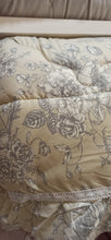 Carica l'immagine nel visualizzatore di Gallery, Trapunta matrimoniale invernale