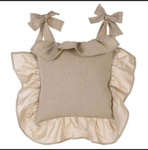 Carica l'immagine nel visualizzatore di Gallery, Copricuscino sedia con volant cotone beige 40x40cm+10 BLANC MARICLO'.