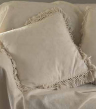Carica l'immagine nel visualizzatore di Gallery, Cuscino cotone jacquard con frange l'Atelier 17