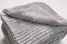 Carica l'immagine nel visualizzatore di Gallery, Plaid coperta matrimoniale sherpa Livigno