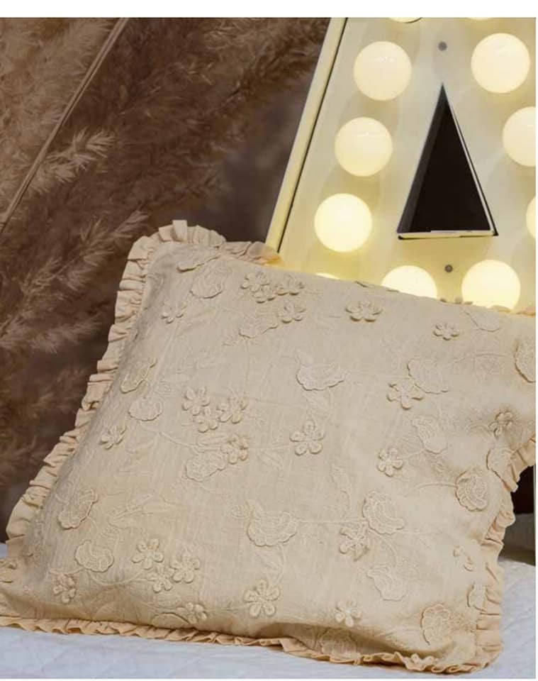 CUSCINO ARREDO ROSE' 45X45cm. CON PIZZO GALA E ROSE APPLICATE MISTO LINO