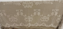 Carica l'immagine nel visualizzatore di Gallery, COPRITAVOLO PIZZO L'ATELIER17 SERIE AURORE 160X270cm. COLORI AVORIO O BIANCO