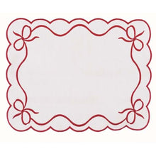Carica l&#39;immagine nel visualizzatore di Gallery, Tovaglietta sagomata resinata bianca con ricamo rosso Blanc Mariclo&#39;
