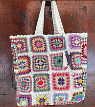 Carica l'immagine nel visualizzatore di Gallery, Borsa Granny Uncinetto mare e citta' lavorata a mano in cotone e juta