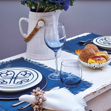 Carica l'immagine nel visualizzatore di Gallery, SERVIZIO 6 BICCHIERI PER ACQUA VETRO BLU