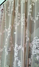 Carica l'immagine nel visualizzatore di Gallery, TENDA TENDONE PIZZO AURORE COLLECTION POLIESTERE 140X290cm.
