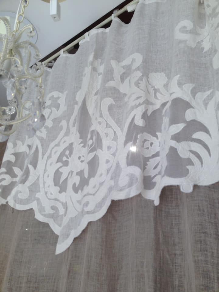 Mantovane e sopra tende per abbellire le nostre camere Shabby