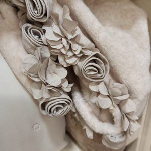 Plaid pile Blanc Mariclo' serie Petite rose colore beige 140x170cm.
