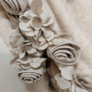 Plaid pile Blanc Mariclo' serie Petite rose colore beige 140x170cm.