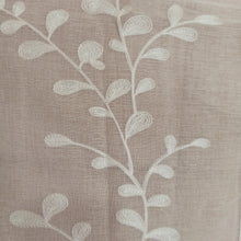Carica l&#39;immagine nel visualizzatore di Gallery, Coppia tende per portafinestra voile bianco 60x240cm. ricamo floreale
