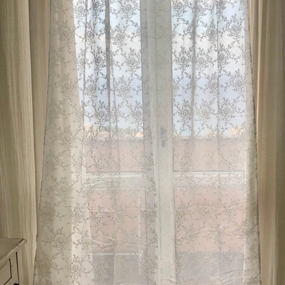 Tenda in pizzo L'Atelier17 serie Divina
