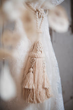 Carica l&#39;immagine nel visualizzatore di Gallery, Nappa tenda embrasse fermatenda in juta Blanc Mariclo&#39; colore avorio
