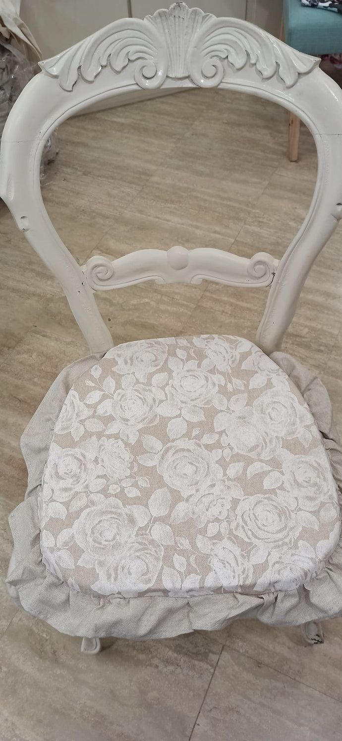 Cuscino sedia formasedia in cotone con volant colore beige e avorio fantasia floreale