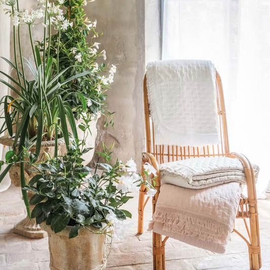 Trapuntina piazza e mezzo Blanc Mariclo' serie Petali Uniti rosa