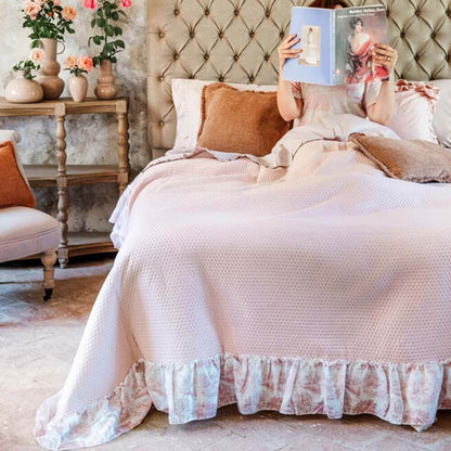 Blanc Mariclo trapuntina matrimoniale con balza Toile de Jouy colore rosa