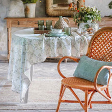 Carica l'immagine nel visualizzatore di Gallery, Blanc Mariclò Tovaglia Rami d’Amore 140x240 cm variante intrecci
