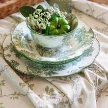 Carica l'immagine nel visualizzatore di Gallery, Blanc Mariclò Tovaglia Rami d’Amore 140×180 cm variante Intreccio
