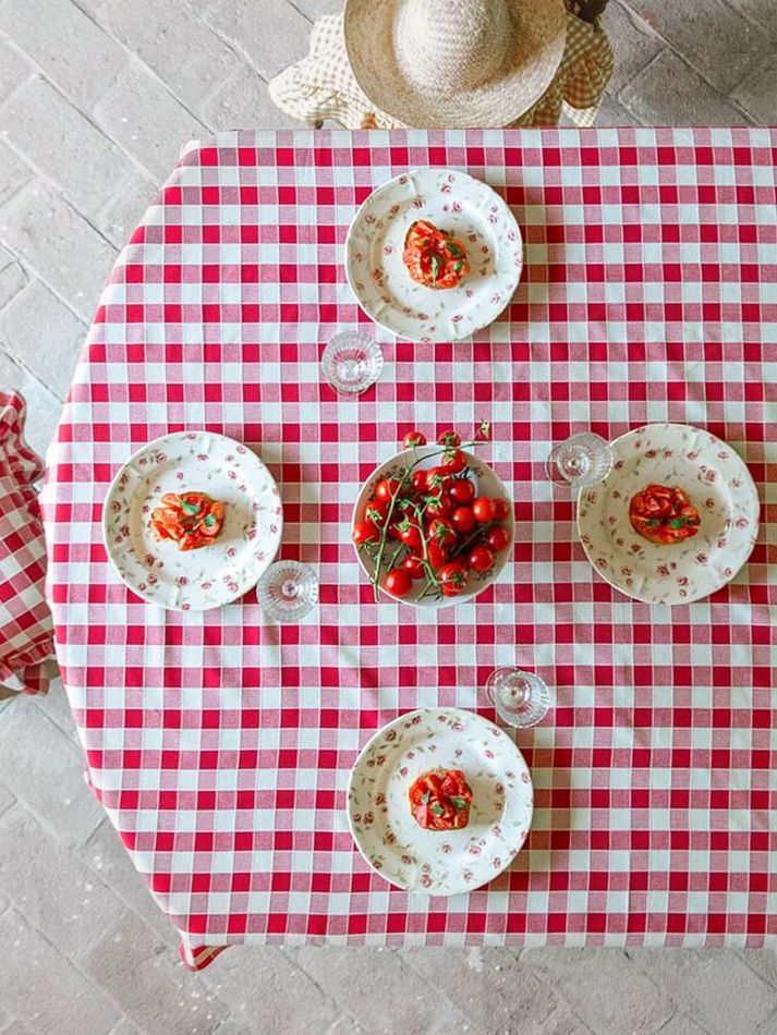 Blanc Mariclo tovaglia serie Osteria Chic variante vichy rosso cm.140x180