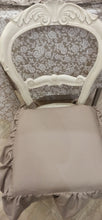 Carica l&#39;immagine nel visualizzatore di Gallery, Cuscino sedia con volant colore beige made in Italy
