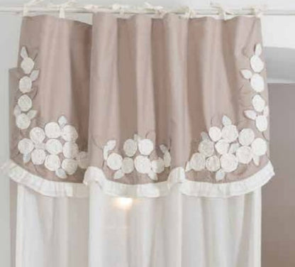 Mantovana in cotone con rose applicate L'Atelier17 serie Baba' shabby chic