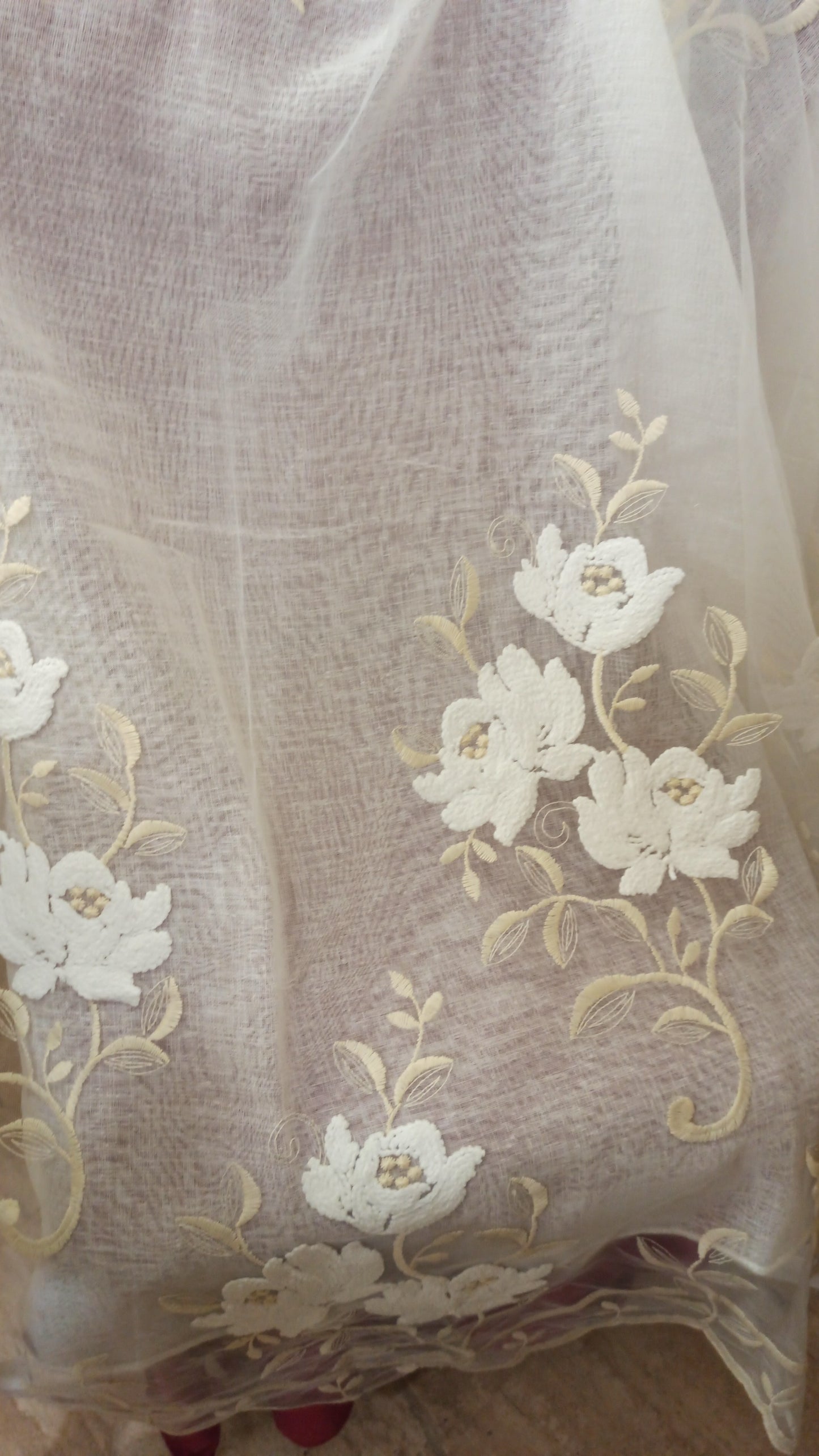 Coppia 2 tendoni 140x290cm. in tulle ricamato