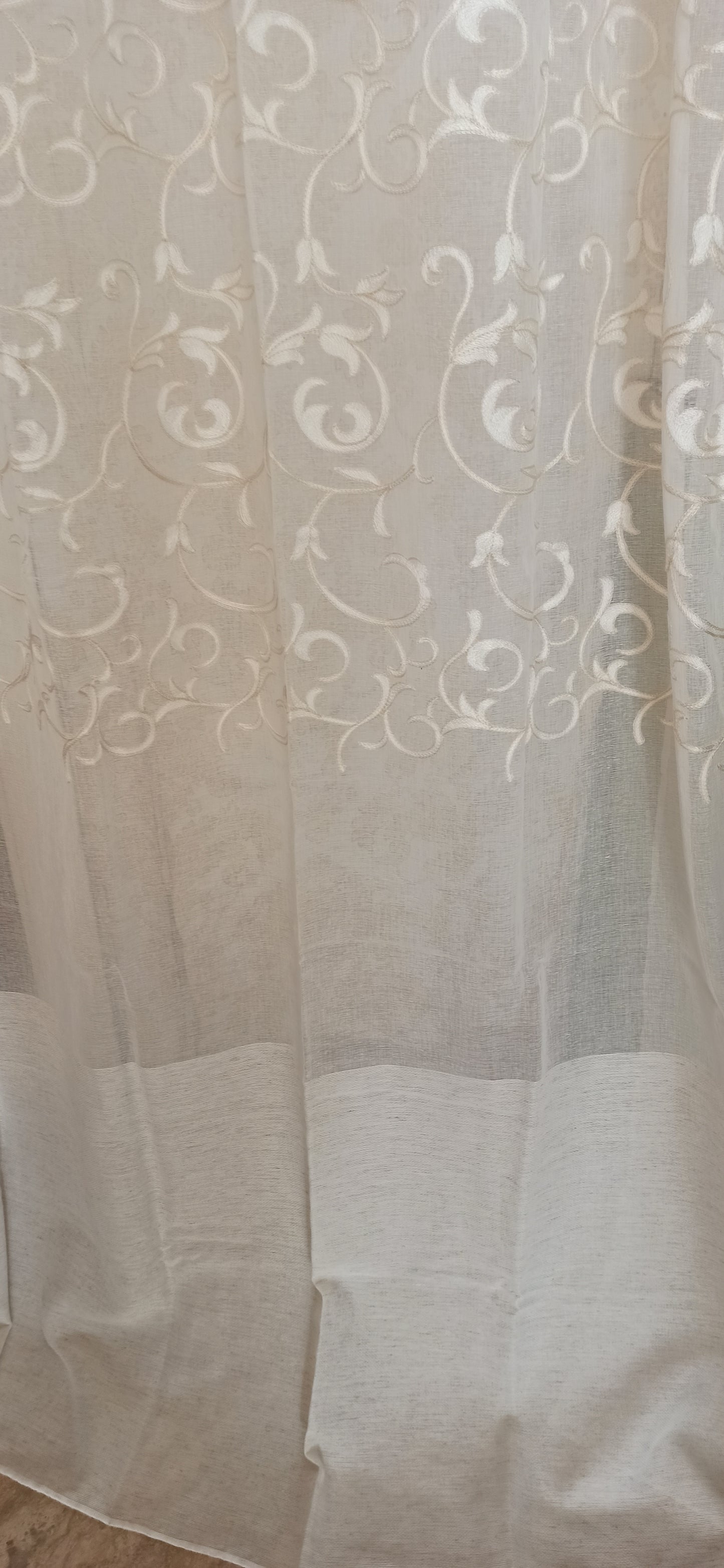 Tenda in poliestere ricamata 140x290 cm. Avorio