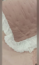 Carica l&#39;immagine nel visualizzatore di Gallery, Boutis trapuntina matrimoniale L&#39;Atelier 17 serie Ricordo colore rosa malva
