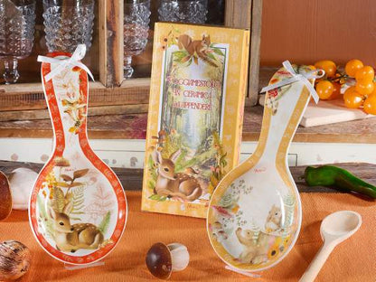 Poggiamestolo in ceramica con fiocco animaletti del bosco
