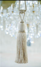 Carica l'immagine nel visualizzatore di Gallery, Nappa fermatenda colore avorio Blanc Mariclo'
