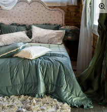 Carica l'immagine nel visualizzatore di Gallery, Trapunta matrimoniale invernale+2 federe l'Atelier 17 Beige tortora
